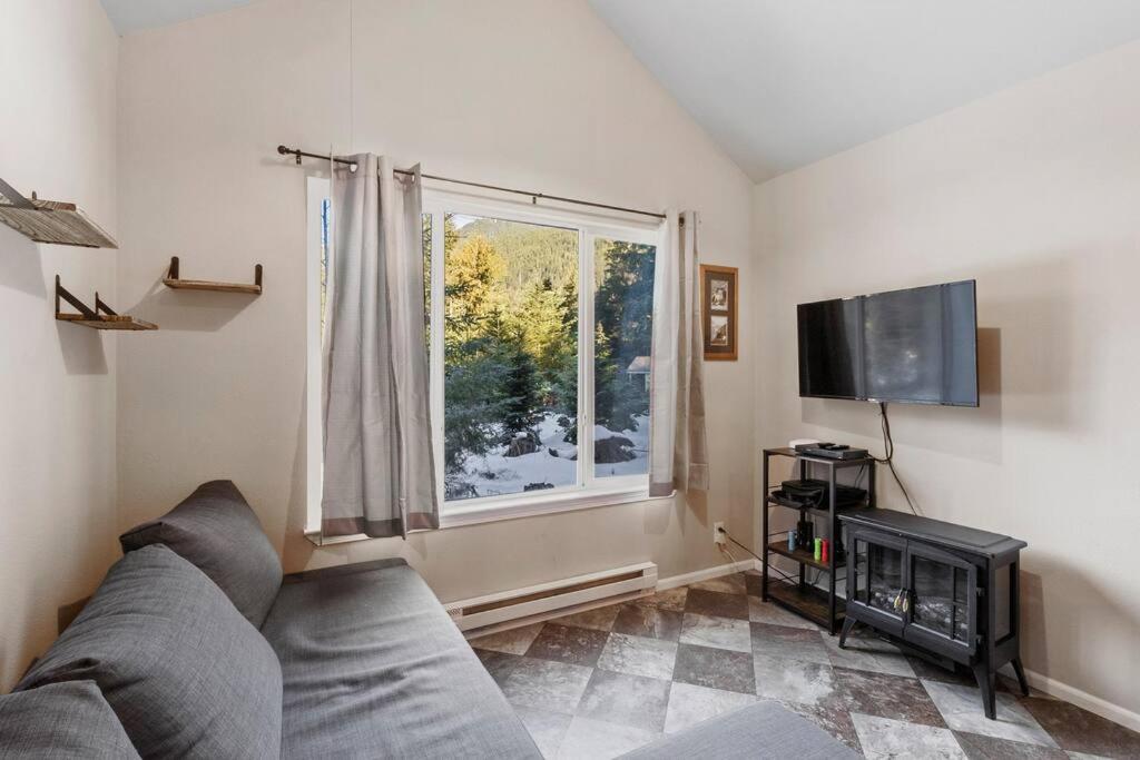 Cozy Tiny Home Steps Away From Mt. Rainier Ashford Buitenkant foto