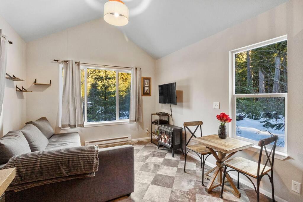 Cozy Tiny Home Steps Away From Mt. Rainier Ashford Buitenkant foto