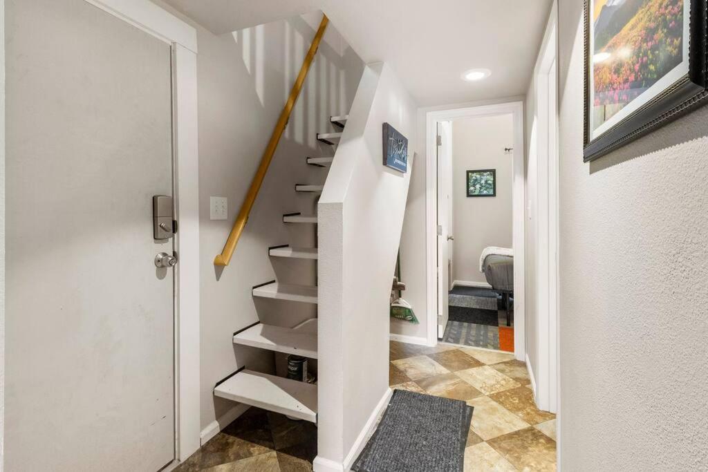 Cozy Tiny Home Steps Away From Mt. Rainier Ashford Buitenkant foto
