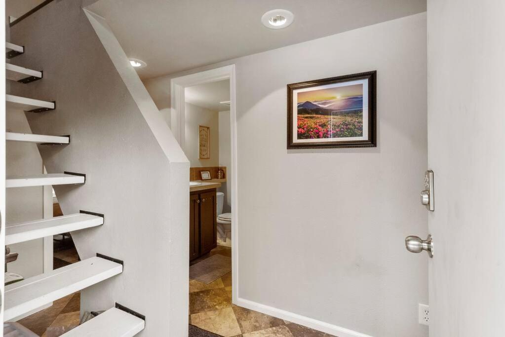 Cozy Tiny Home Steps Away From Mt. Rainier Ashford Buitenkant foto