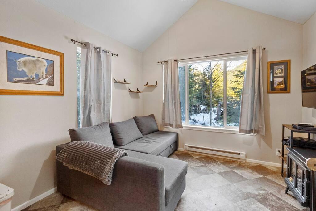 Cozy Tiny Home Steps Away From Mt. Rainier Ashford Buitenkant foto
